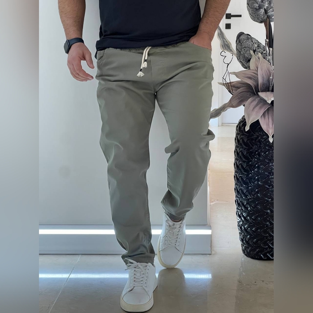 Men's Casual Olive Chinos with White Sneakers